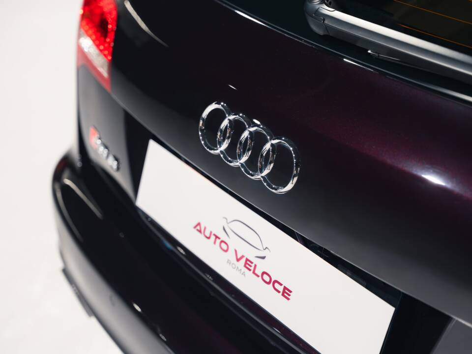 Imagen 10/36 de Audi RS6 Avant (2010)
