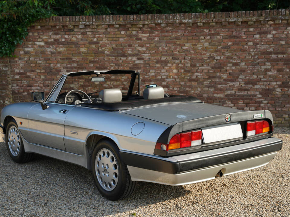 Bild 2/50 von Alfa Romeo 2.0 Spider QV (1987)