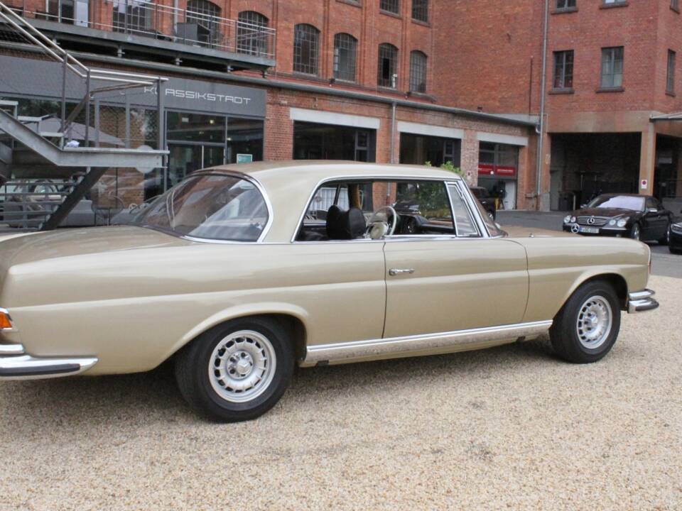 Image 30/30 of Mercedes-Benz 280 SE (1970)