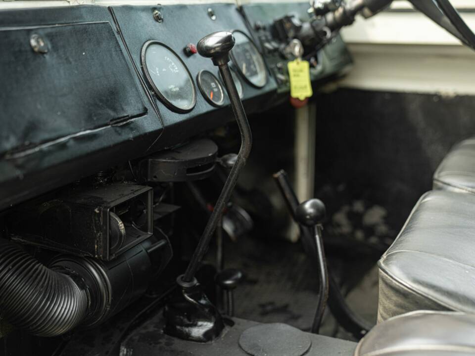 Bild 39/50 von Land Rover 88 Lightweight (1977)