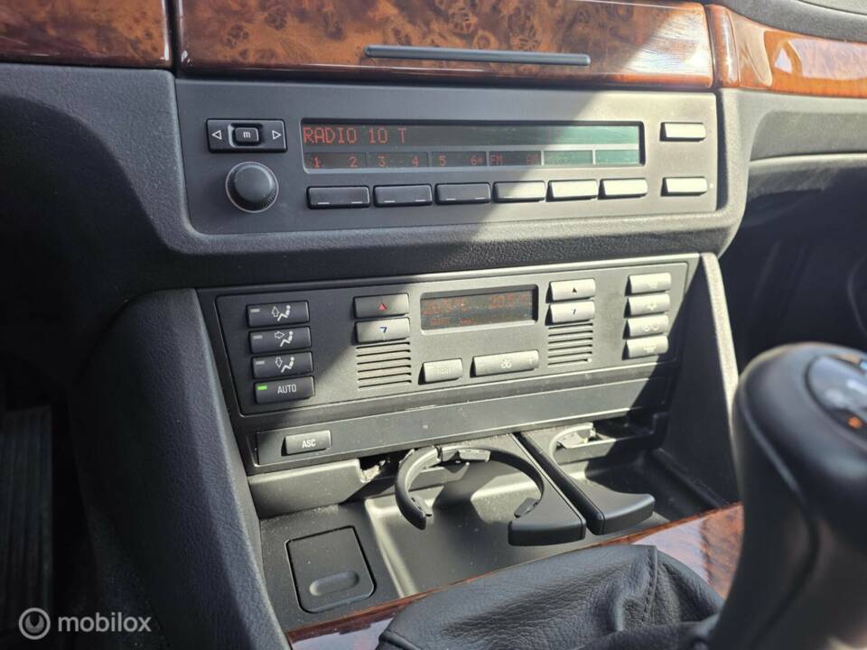 Imagen 19/37 de BMW 523i (1999)