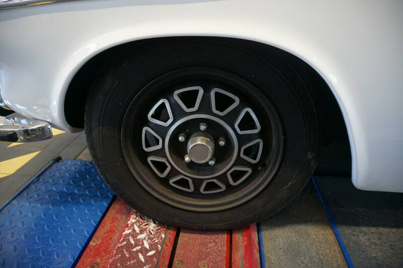 Image 24/33 of Volvo 1800 ES (1972)
