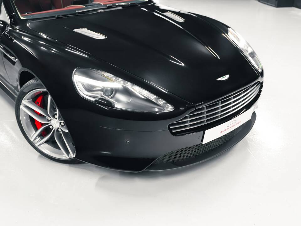 Image 16/38 of Aston Martin Virage (2012)