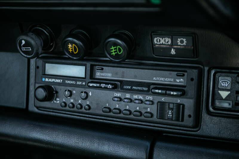 Immagine 35/41 di Porsche 911 Carrera 3.2 (1988)