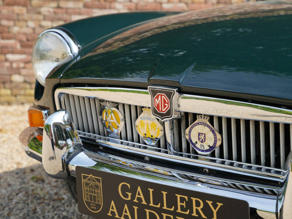 Image 30/50 of MG MGB (1969)