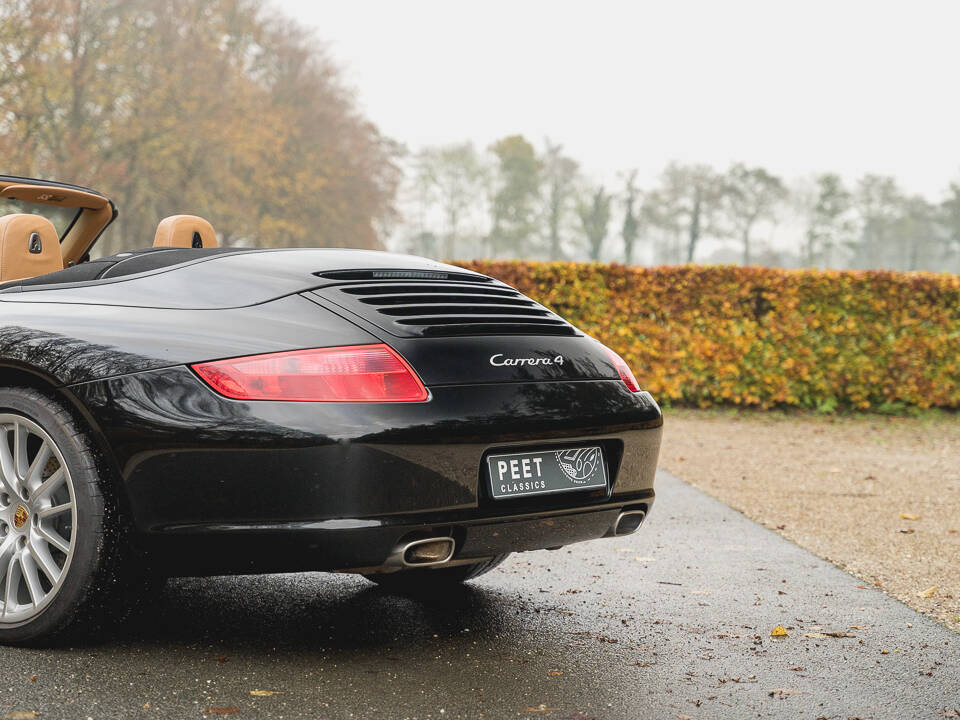 Imagen 49/96 de Porsche 911 Carrera 4 (2006)