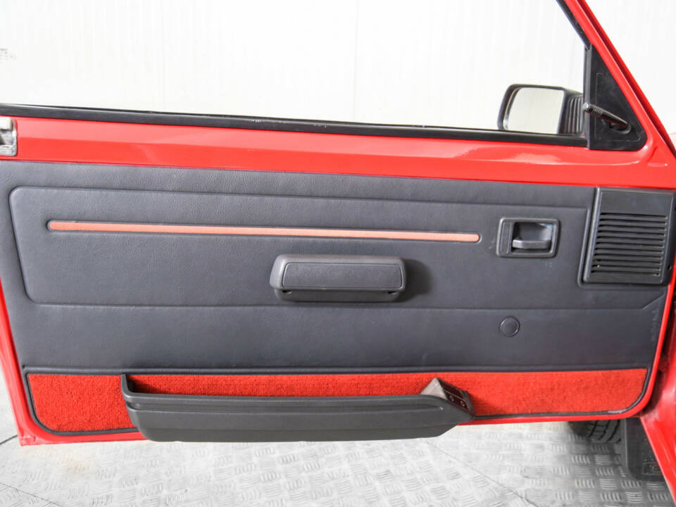 Image 32/50 of Peugeot 205 GTi 1.6 (1986)