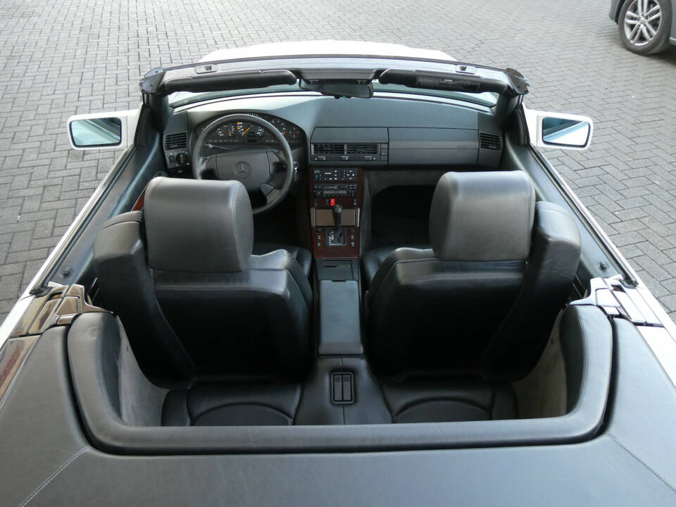 Bild 17/24 von Mercedes-Benz SL 280 (1995)