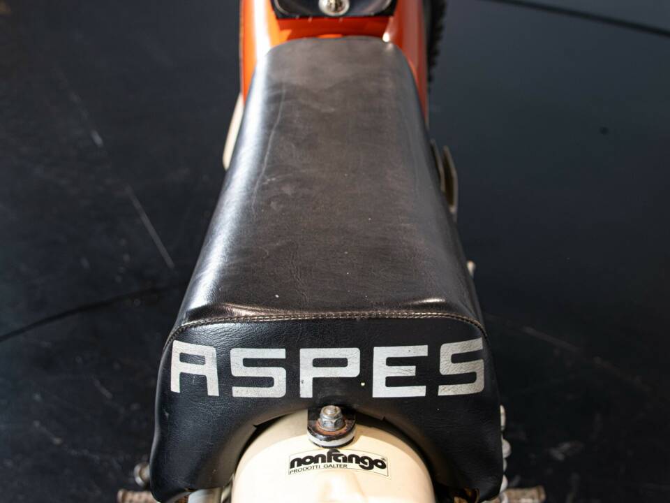 Image 30/50 of Aspes DUMMY (1983)