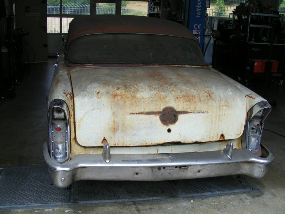 Image 11/56 of Buick 40 Special (1956)