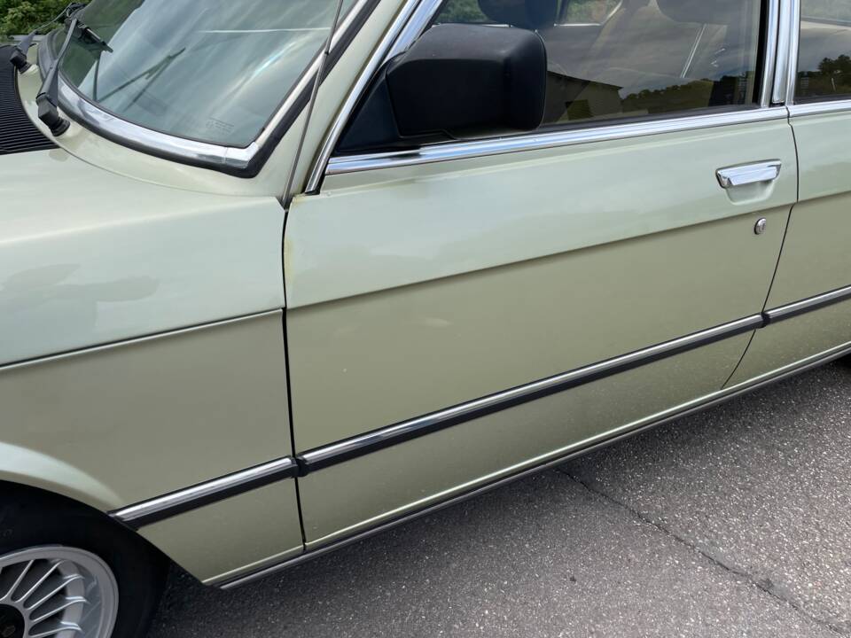 Image 11/100 de BMW 528i (1980)