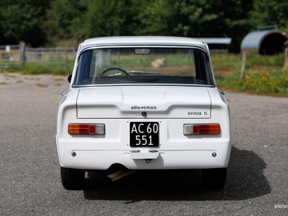 Image 14/40 de Alfa Romeo Giulia 1600 TI (1967)