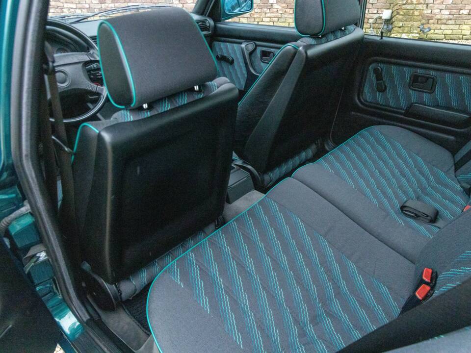 Image 49/50 of BMW 316i Touring (1993)