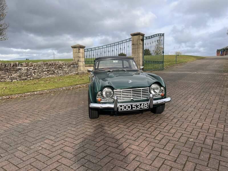 Image 6/45 of Triumph TR 4 (1964)