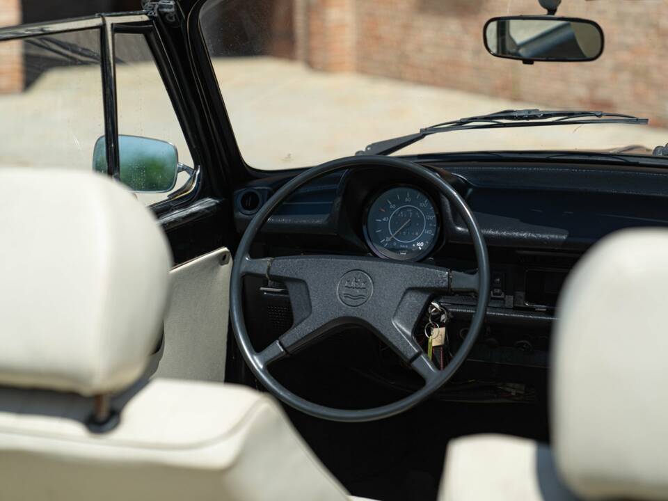 Image 20/50 of Volkswagen Beetle 1303 (1975)