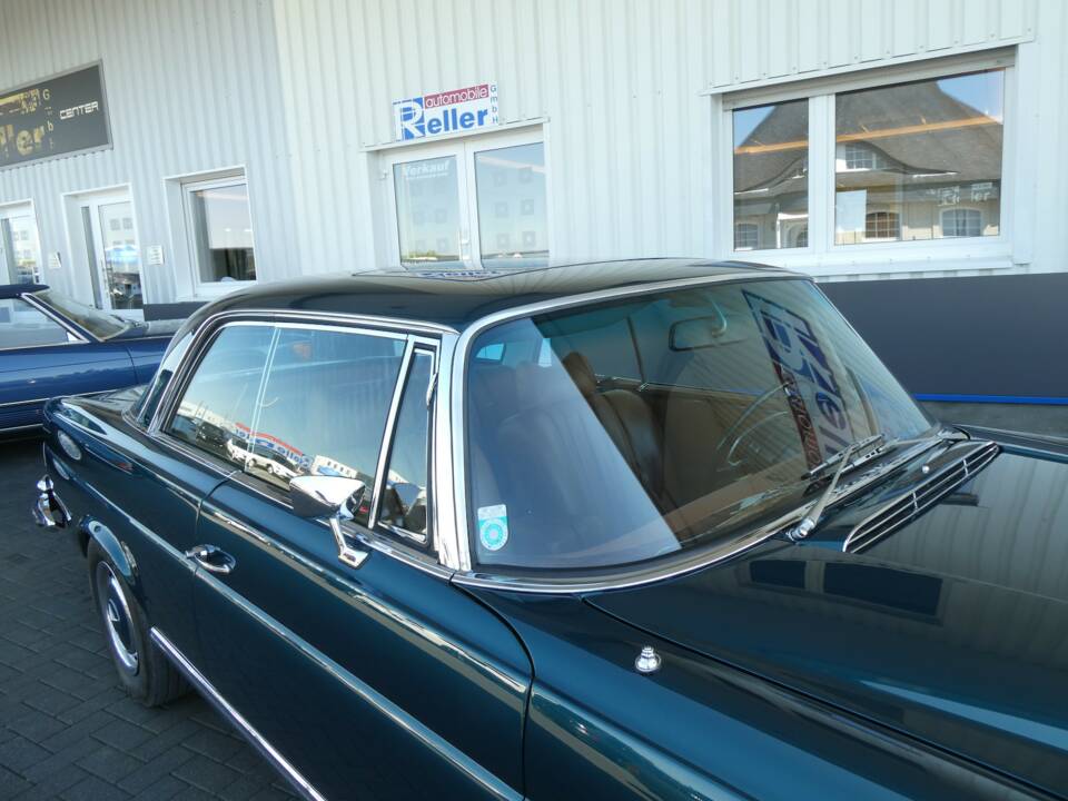 Image 18/20 of Mercedes-Benz 280 SE 3,5 (1971)