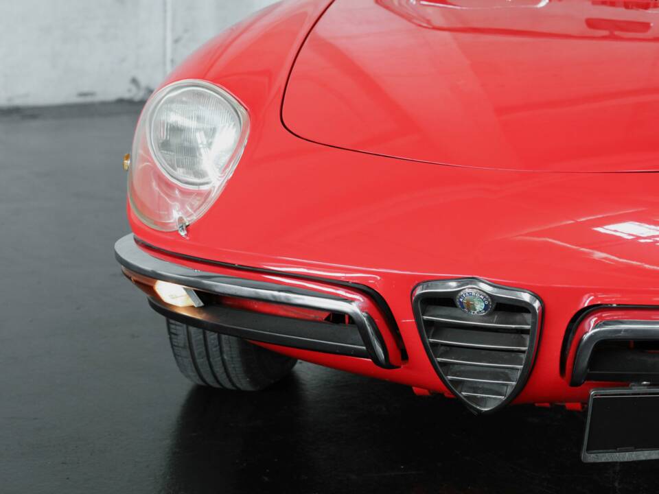 Immagine 15/47 di Alfa Romeo 1300 Spider Junior (1969)