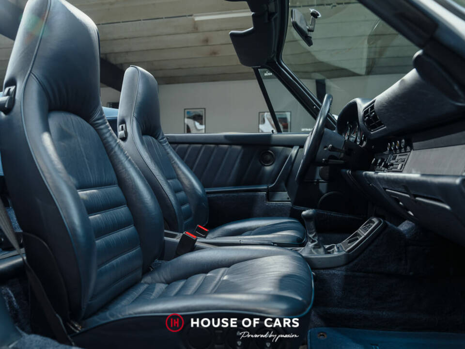 Image 20/25 of Porsche 911 Carrera 2 (1993)