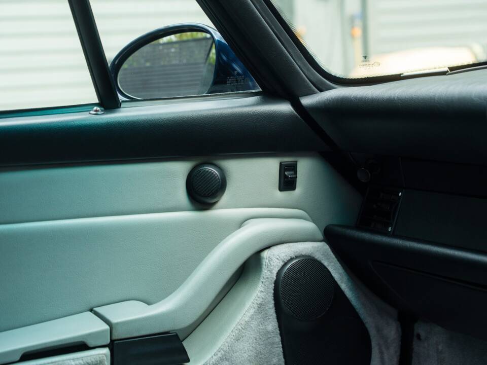 Image 54/68 of Porsche 911 Carrera (1997)