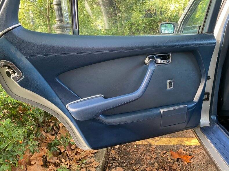 Image 47/50 of Mercedes-Benz 450 SEL 6,9 (1978)
