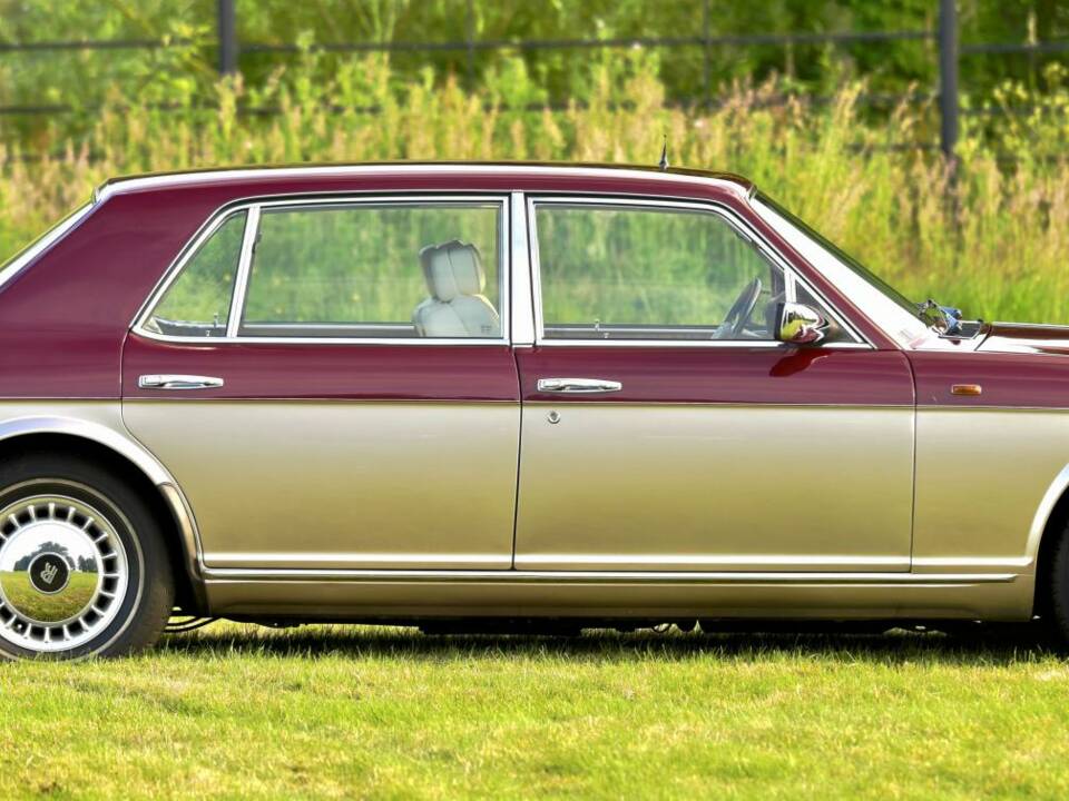 Image 8/50 of Rolls-Royce New Silver Dawn (1997)