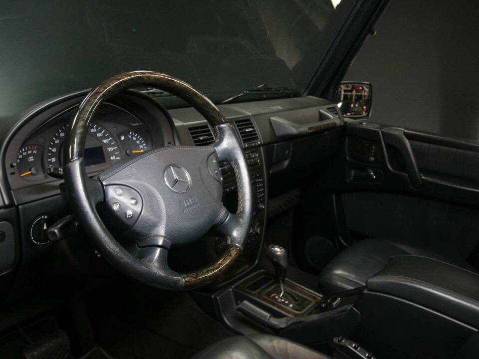 Imagen 16/50 de Mercedes-Benz G 500 (SWB) (2006)