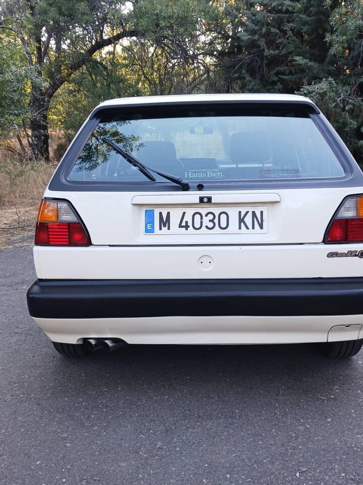 Bild 6/63 von Volkswagen Golf II GTi 1.8 (1989)