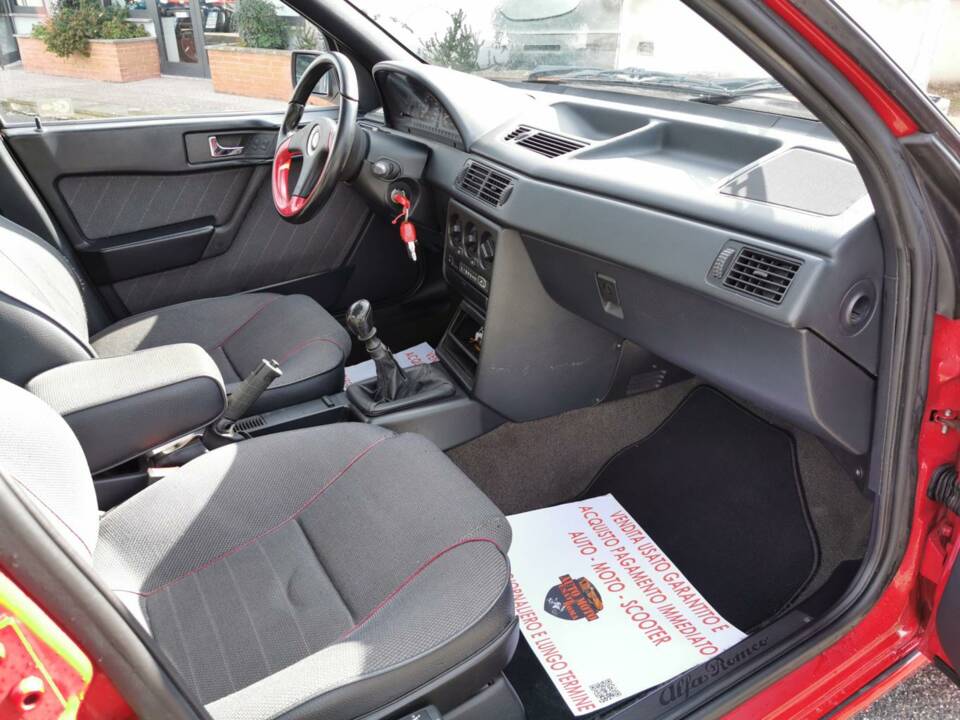 Bild 29/41 von Alfa Romeo 155  2.0 Q4 4x4 (1995)