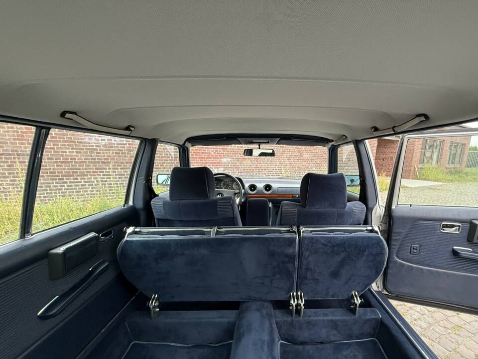 Bild 15/34 von Mercedes-Benz 250 lang (1983)