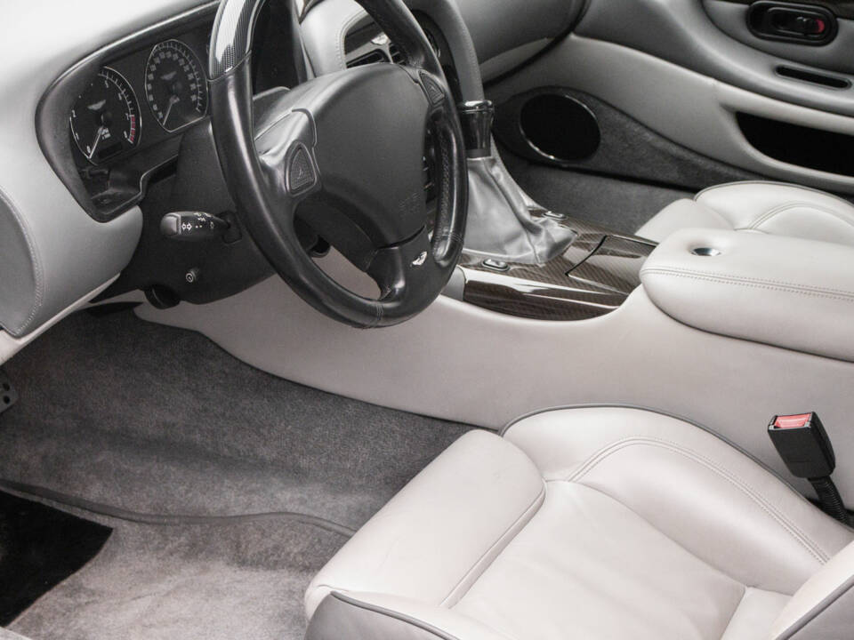 Bild 6/10 von Aston Martin DB 7 Vantage (2001)