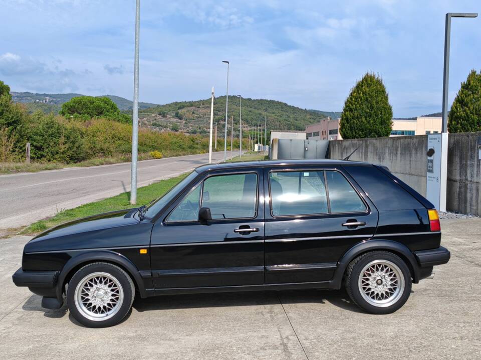 Bild 8/42 von Volkswagen Golf II GTi 16V 1.8 (1986)