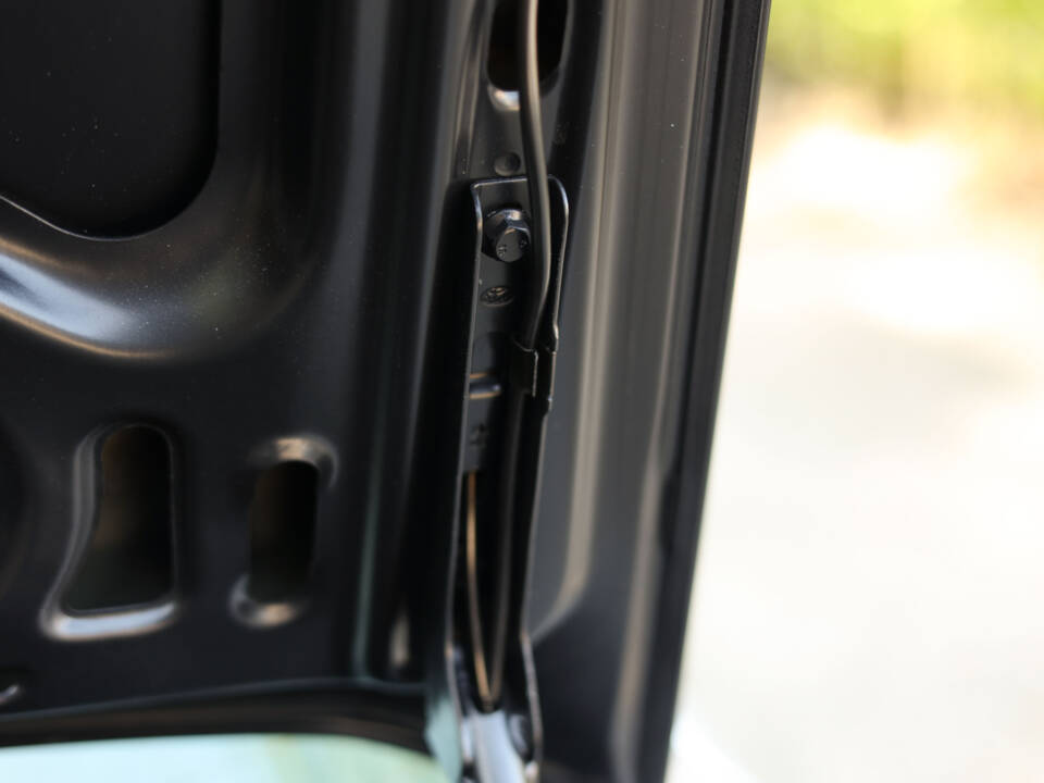 Immagine 37/100 di Mercedes-Benz 190 E 2.3 (1992)
