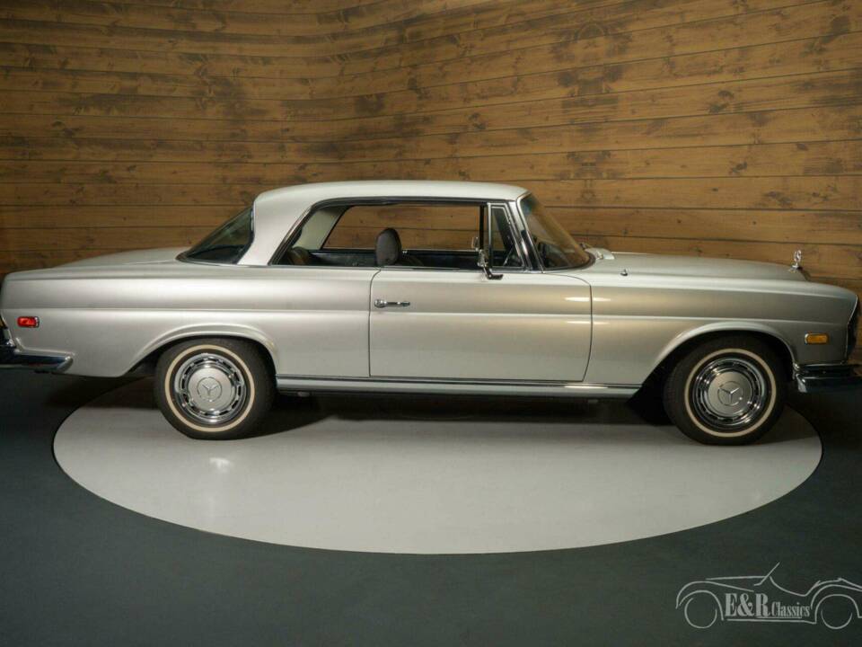 Image 10/18 of Mercedes-Benz 280 SE (1970)