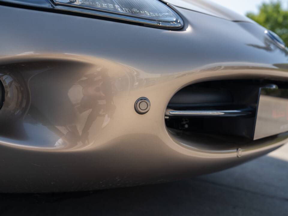 Image 28/91 de Jaguar XK8 4.0 (2000)