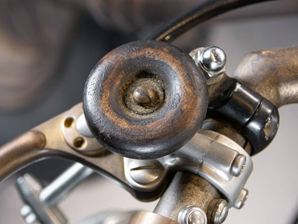 Bild 47/50 von Harley-Davidson FXSTC 1340 Softail Custom (1989)