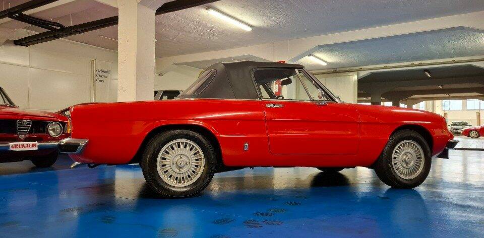 Image 20/43 of Alfa Romeo Spider Veloce 2000 (1982)