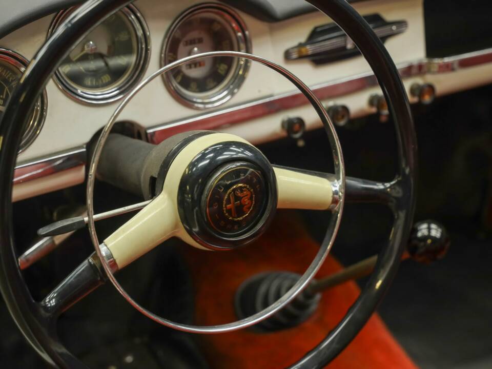 Bild 48/50 von Alfa Romeo Giulietta Spider (1957)