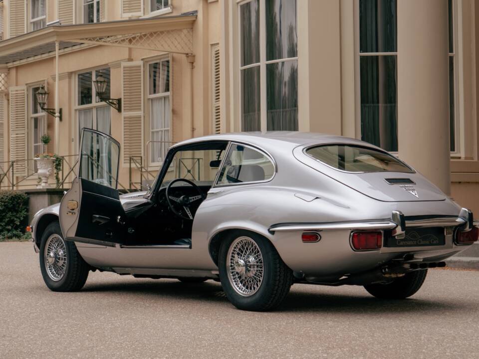 Bild 11/81 von Jaguar E-Type V12 (2+2) (1971)