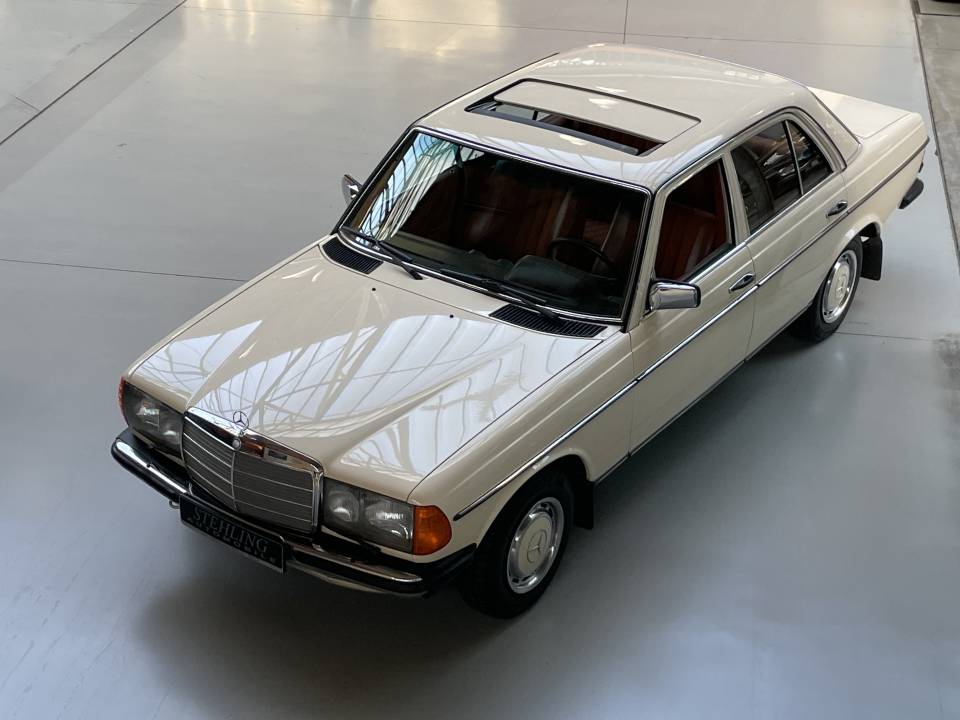 Imagen 1/40 de Mercedes-Benz 230 E (1983)