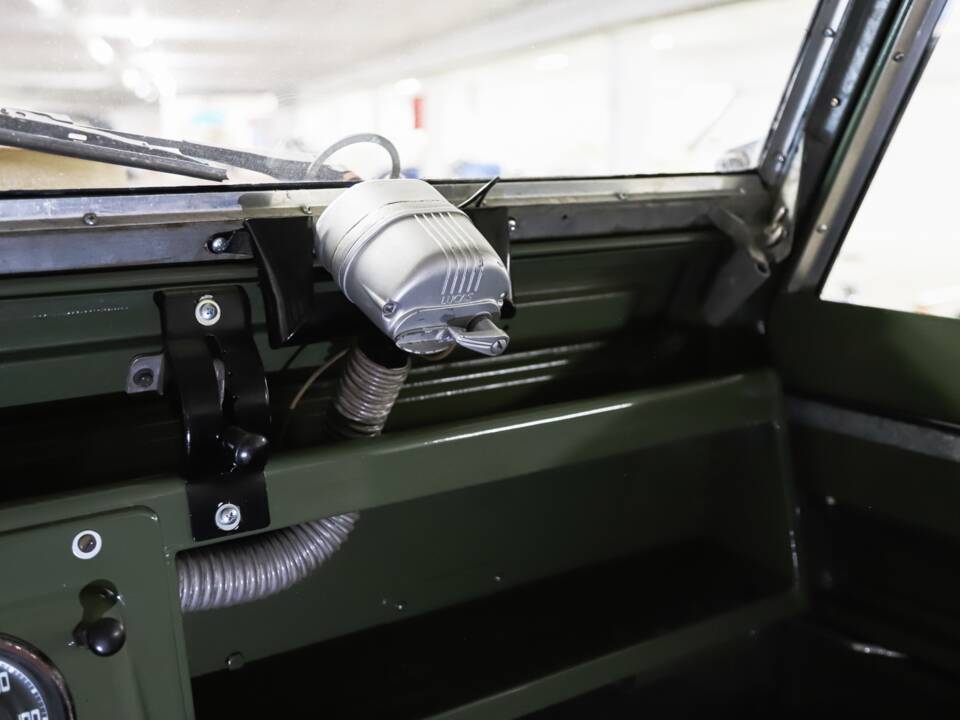Bild 28/96 von Land Rover 88 (1961)