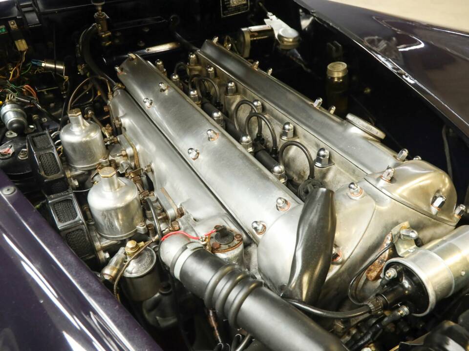 Image 28/50 of Jaguar XK 140 DHC (1955)