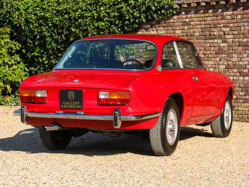 Imagen 33/50 de Alfa Romeo 2000 GT Veloce (1972)