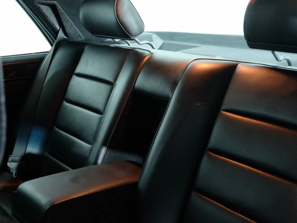 Bild 22/40 von Mercedes-Benz E 500 (1993)