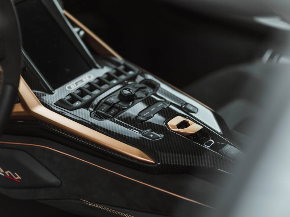 Image 53/68 of Lamborghini Sián FKP 37 (2021)