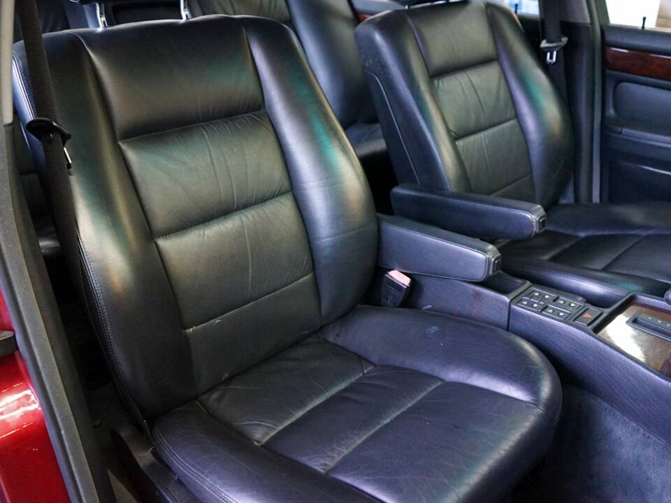 Bild 20/33 von BMW 750i (1991)