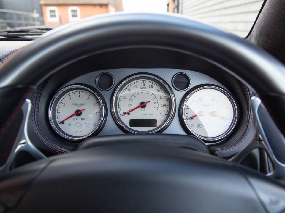 Image 53/92 of Aston Martin V12 Vanquish S (2007)