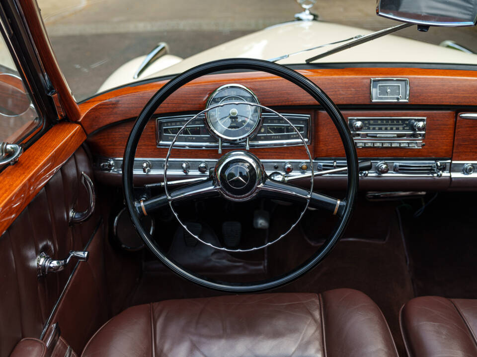 Image 17/29 de Mercedes-Benz 300 S Cabriolet A (1955)