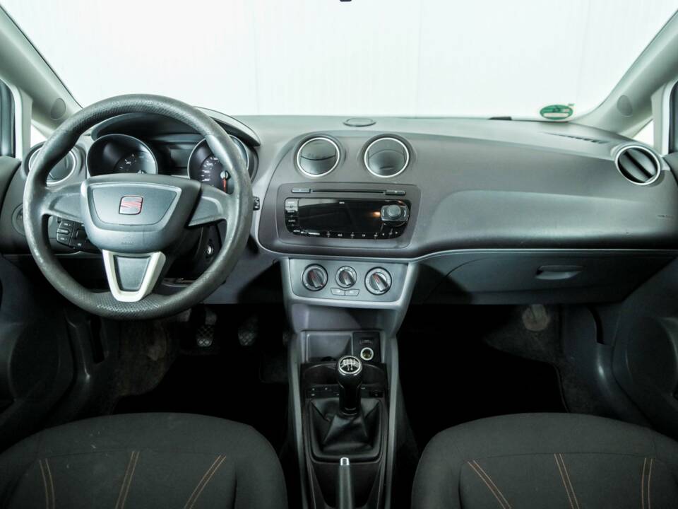 Immagine 6/44 di SEAT Ibiza 1.2 TDI (2012)