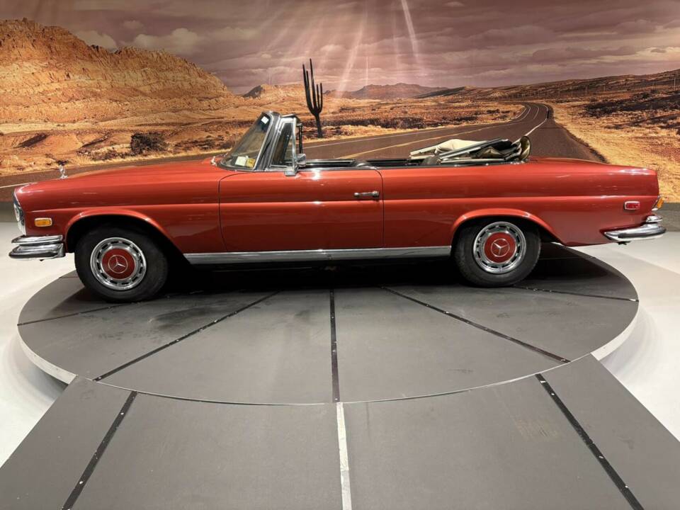 Image 7/49 de Mercedes-Benz 280 SE 3,5 (1971)