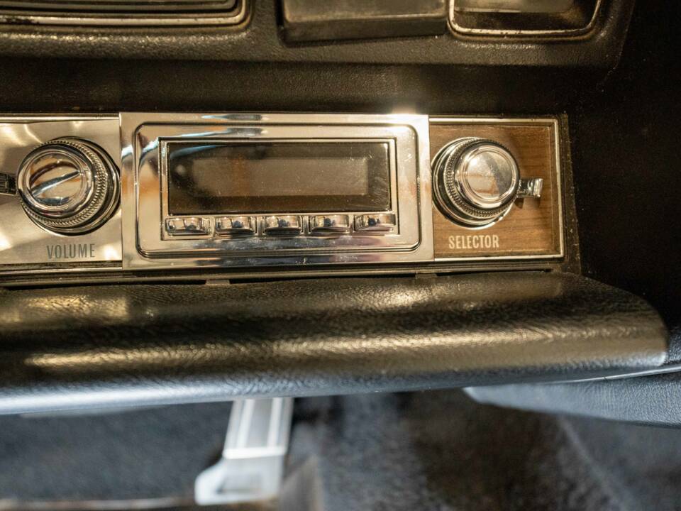 Bild 30/38 von Buick Wildcat Convertible (1969)